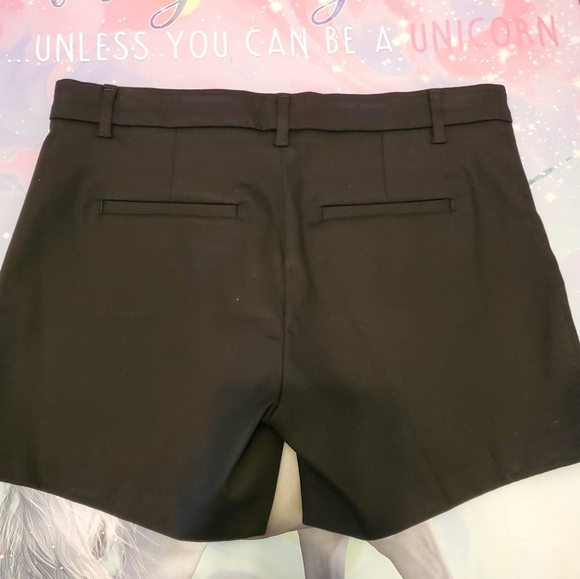 Banana Republic - Picture 4 of 6